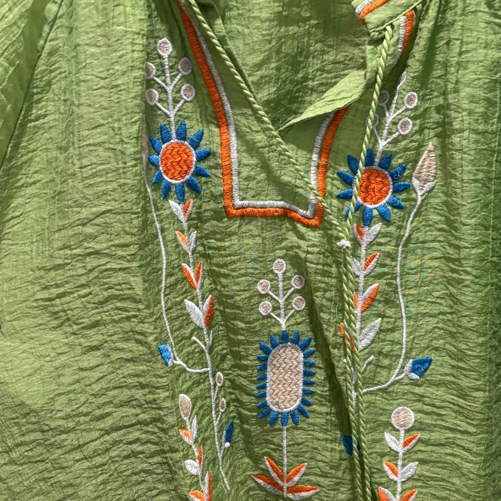 LIV Los Angeles Green Embroidered Blouse - Picture 3 of 5